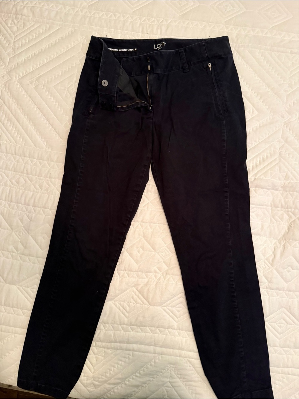 LOFT Black Skinny Women's Jeans - Sleek Ankle Fit